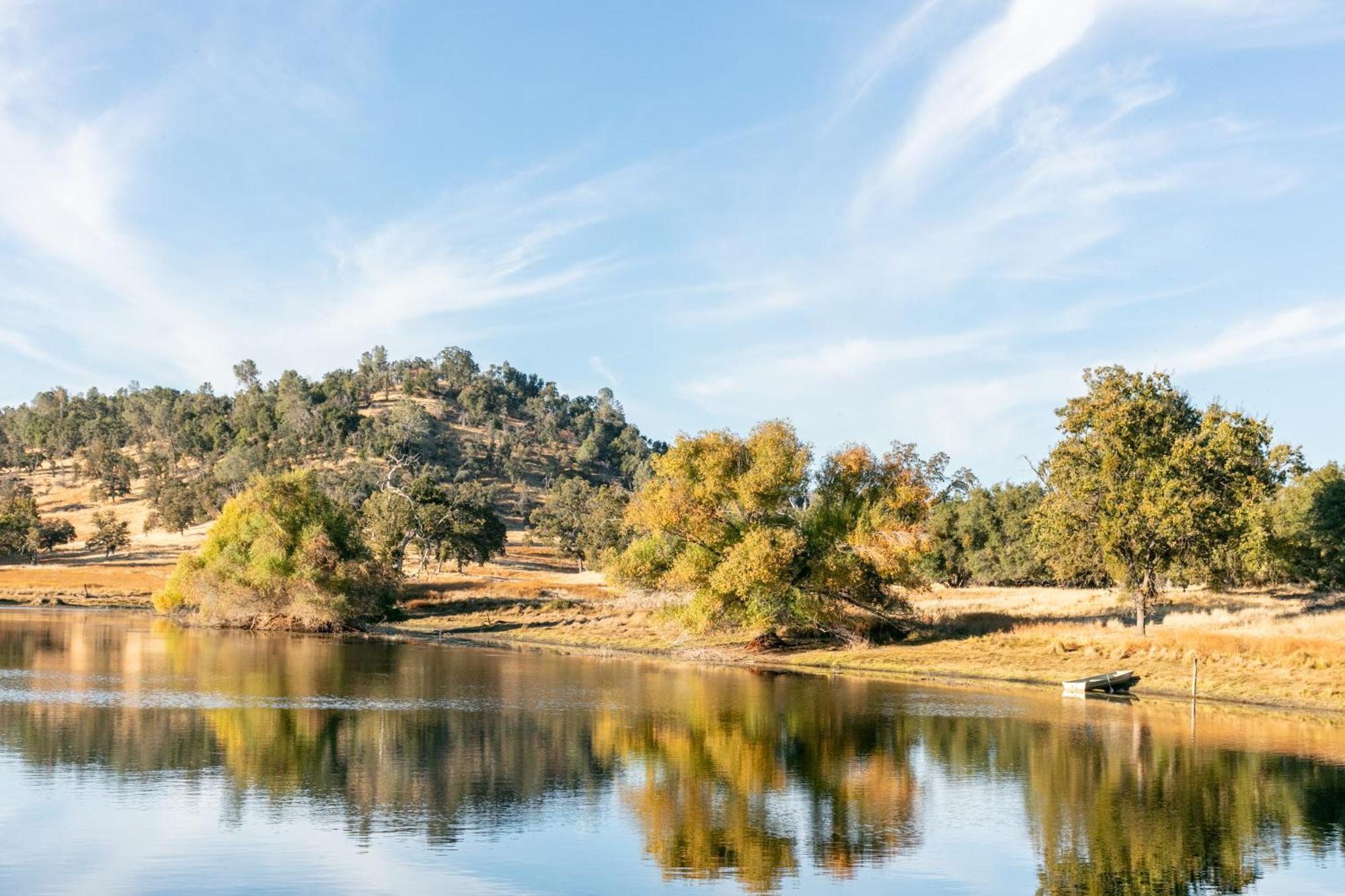 Rolling Oaks Ranch - 200 Acres Of Lakeside Beauty & Countryside Serenity Mariposa Exterior foto